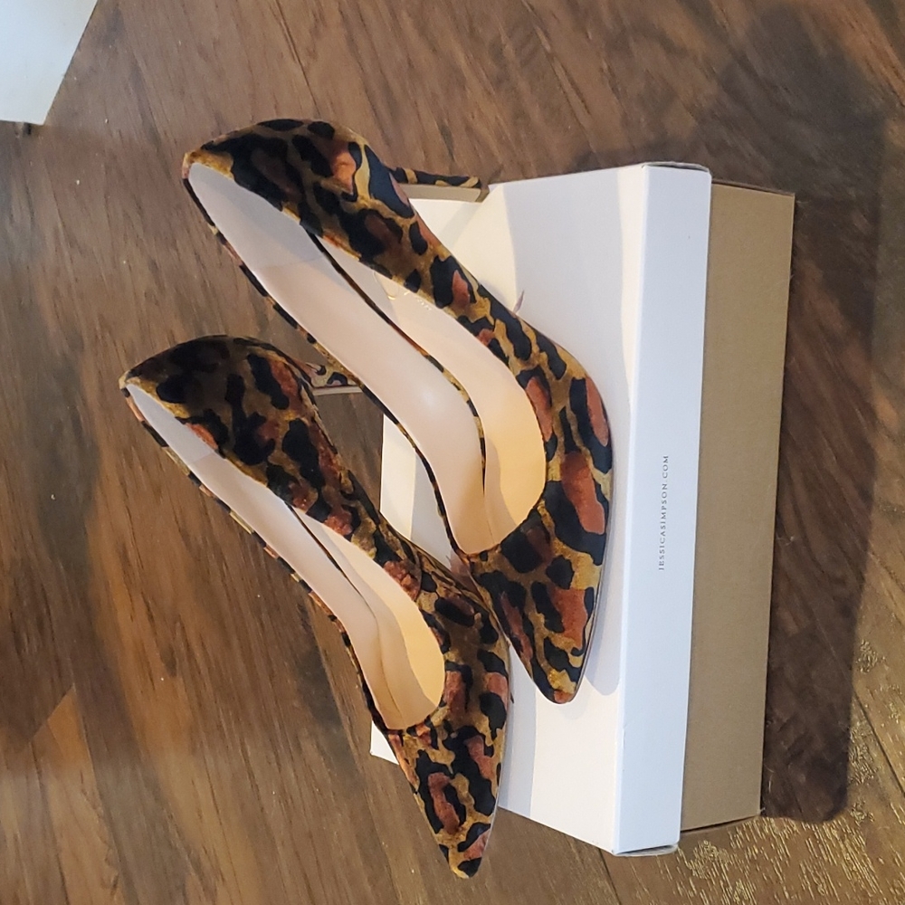 Jessica Simpson Leopard Print Heels. Size 10M.